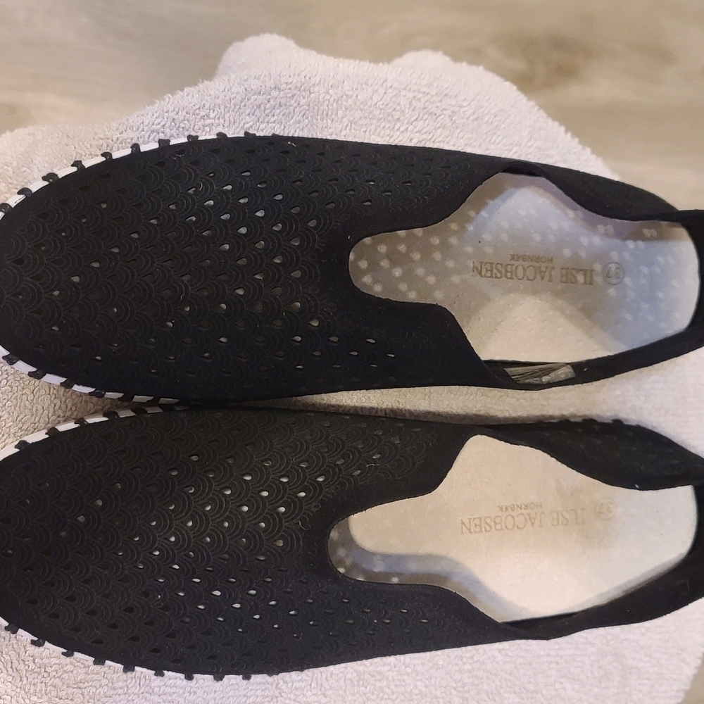 Black Slip-On Shoes. Ilse Jacobsen Size 37 (7- 7.5)